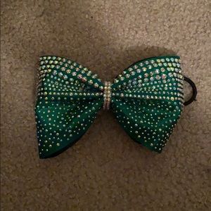 Cheer bow